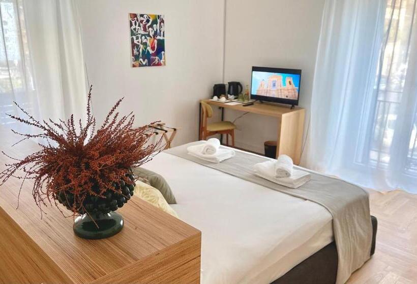 سوییت جونیور, Archè Design Rooms And Suites