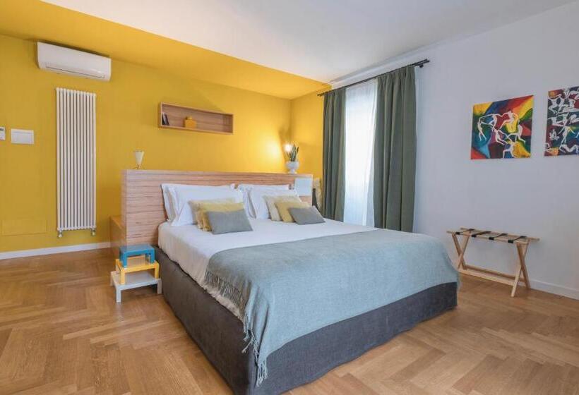 سوییت جونیور, Archè Design Rooms And Suites