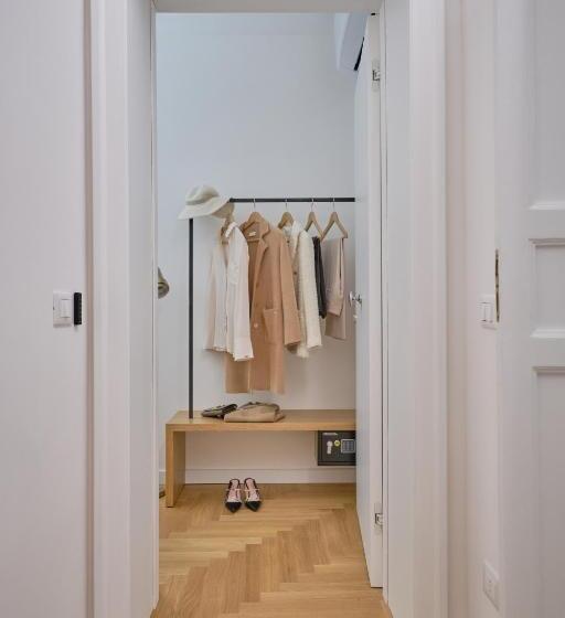 سوئیت با تخت بزرگ, Archè Design Rooms And Suites