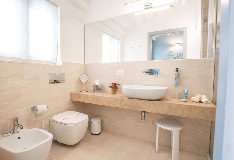 اتاق لوکس, Archè Design Rooms And Suites