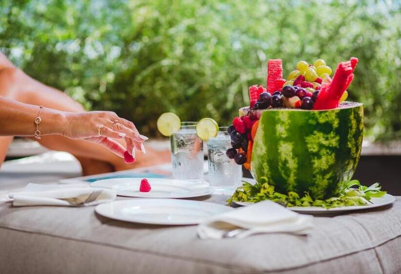 سوئیت اجرایی با چشم‌انداز دریا, Boutique Hotel Vissi D Arte