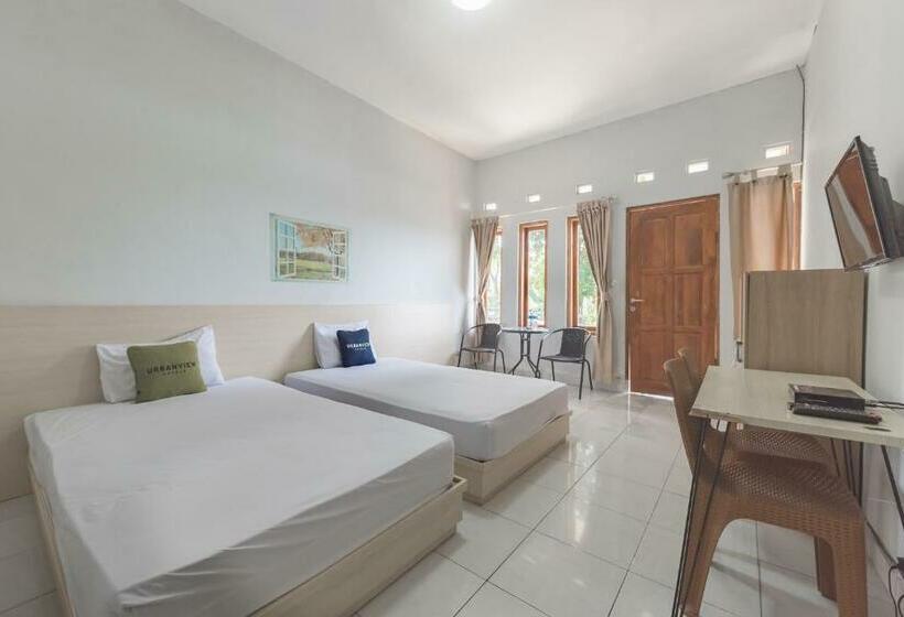 Номер Стандарт, Urbanview Hotel D Pineapple Villa Ciater By Reddoorz