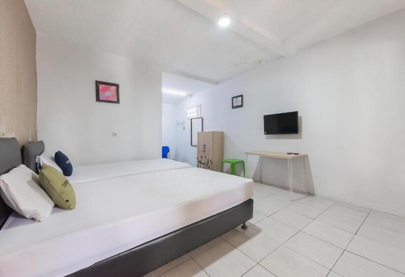 Номер Deluxe, Urbanview Hotel D Pineapple Villa Ciater By Reddoorz