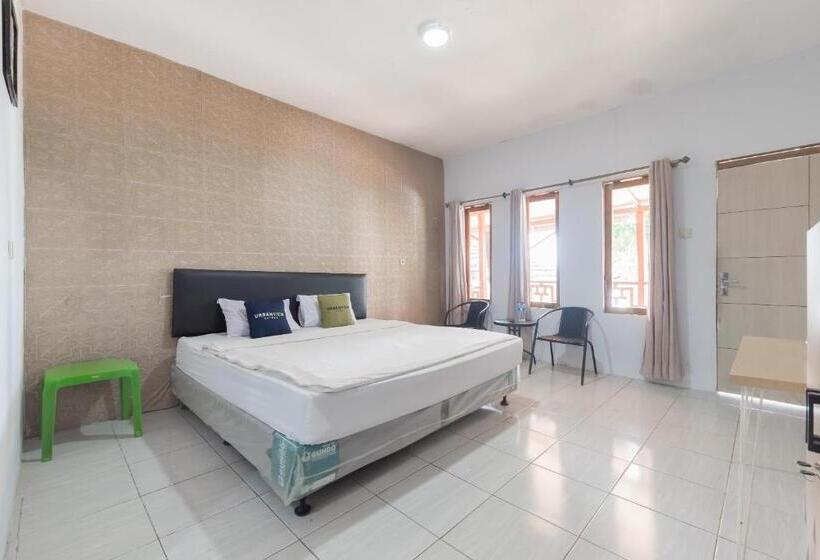 Номер Deluxe, Urbanview Hotel D Pineapple Villa Ciater By Reddoorz