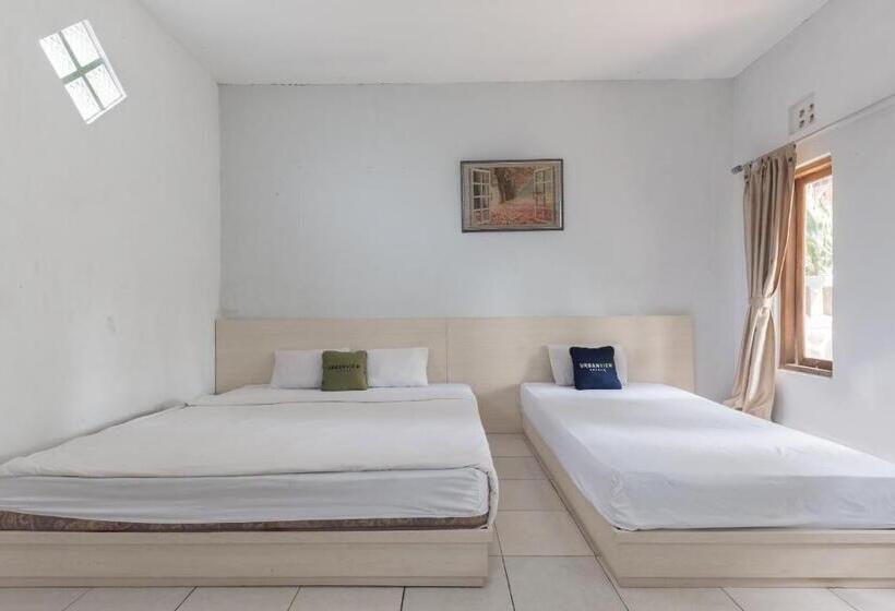 Семейный Номер, Urbanview Hotel D Pineapple Villa Ciater By Reddoorz