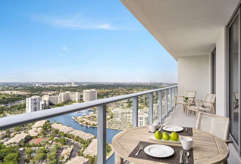 Люкс 3 Спальни, Hyde Beach House Hollywood Private Suites