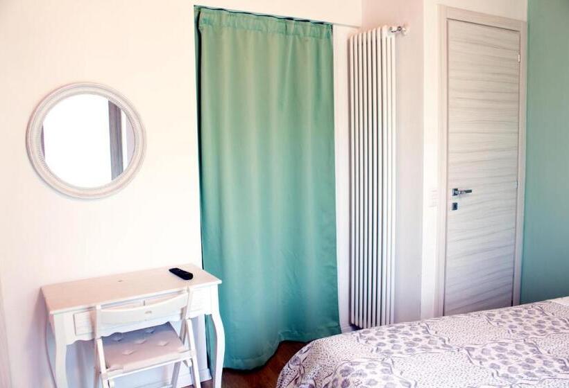 Четырехместный Номер Стандарт, La Magnolia Guests House