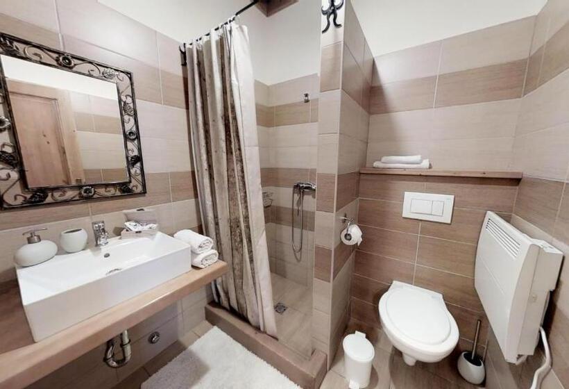 Апартаменты 2 Спальни, Tóth Vendégház és Apartmanház újfehértó