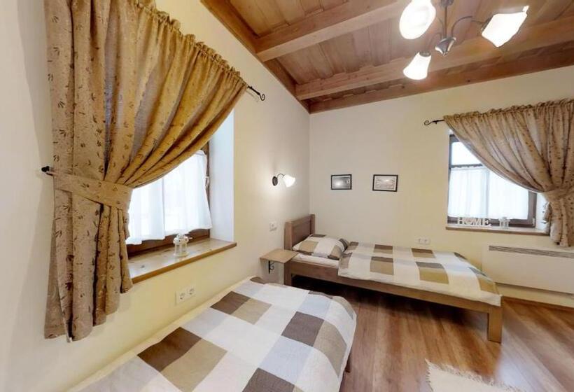 Трехместный Номер Deluxe, Tóth Vendégház és Apartmanház újfehértó