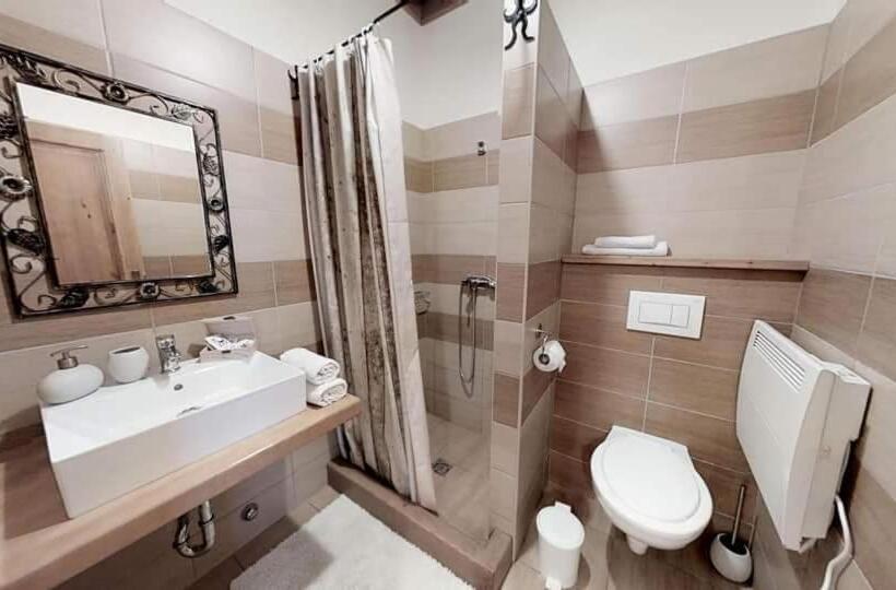 Апартаменты Deluxe 1 Спальня, Tóth Vendégház és Apartmanház újfehértó