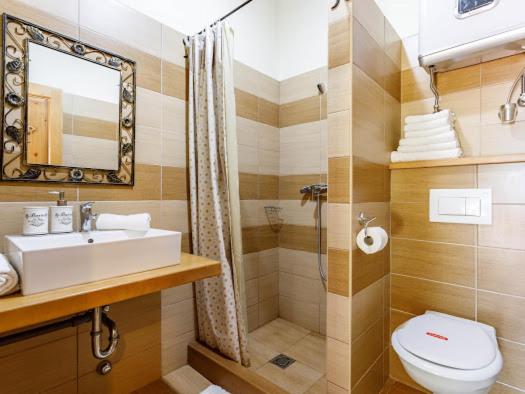 Апартаменты Deluxe 1 Спальня, Tóth Vendégház és Apartmanház újfehértó