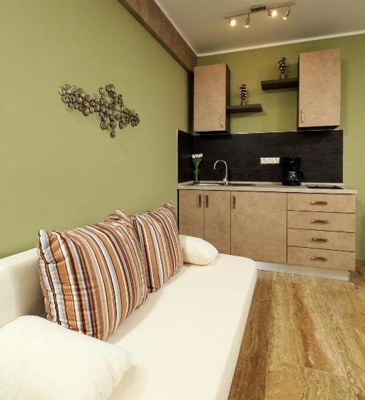 استودیوی استاندارد, Style Residence