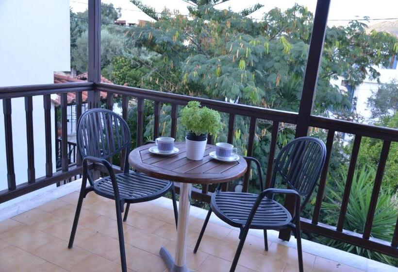 Полулюкс Одноместный с Террасой, Anofli Suites