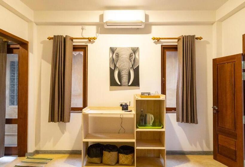 Cabane Deluxe, Surf N Sun   Arugam Bay