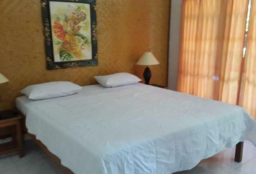 Номер Deluxe, Bayumantra Bungalows