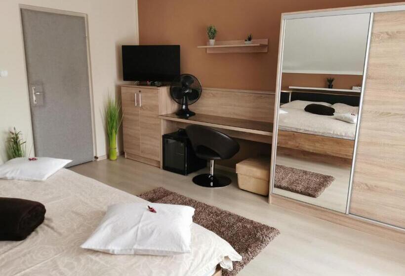 Quarto Estandar com Terraço, Csabai Vendégház