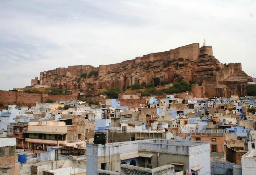 اتاق لوکس با چشم‌انداز, Jewel Palace Haweli