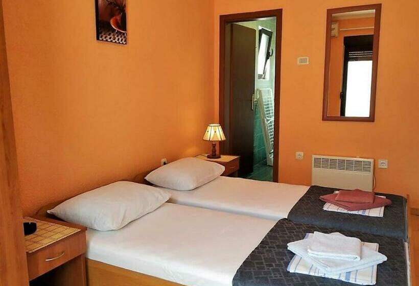 اتاق استاندارد با تراس, Villa Budvanka Guesthouse