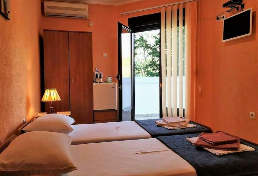 اتاق استاندارد با تراس, Villa Budvanka Guesthouse