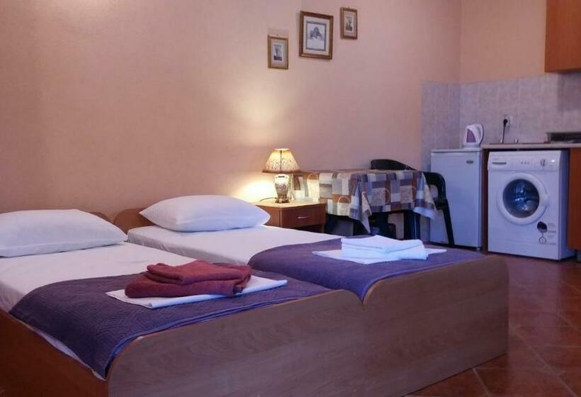 استودیوی استاندارد, Villa Budvanka Guesthouse