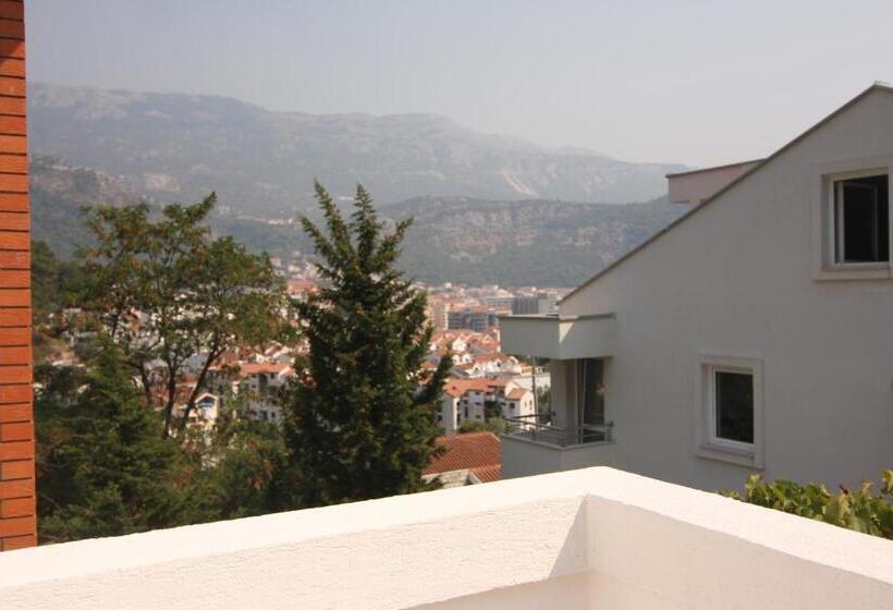 استودیو استاندارد با تراس, Villa Budvanka Guesthouse