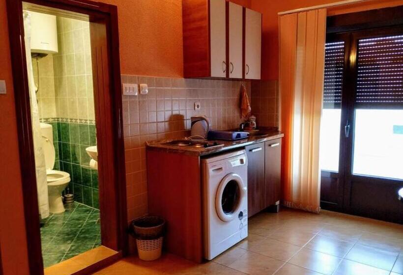 استودیو استاندارد با تراس, Villa Budvanka Guesthouse