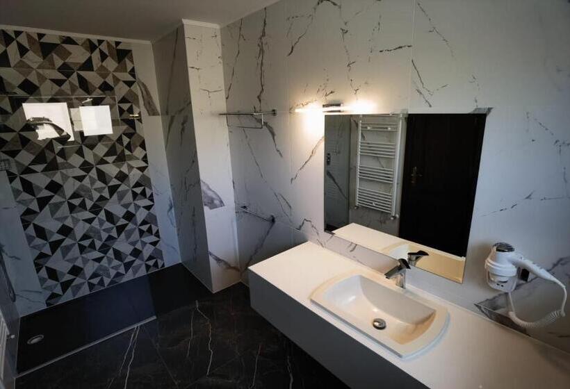 Family Suite, Pensiunea Carmena