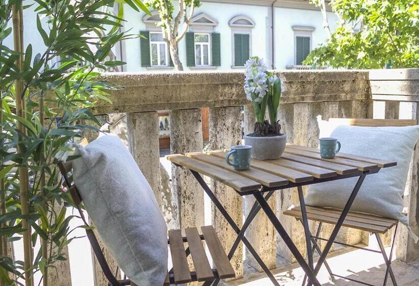 Quarto Triplo Deluxe, Accanto Al Centro B&b