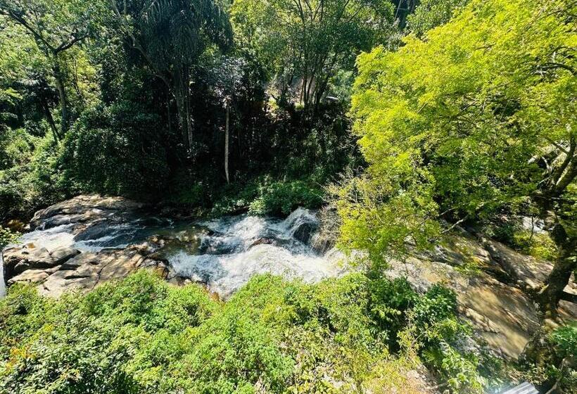 Номер Deluxe с Балконом, River Splendour Home Stay