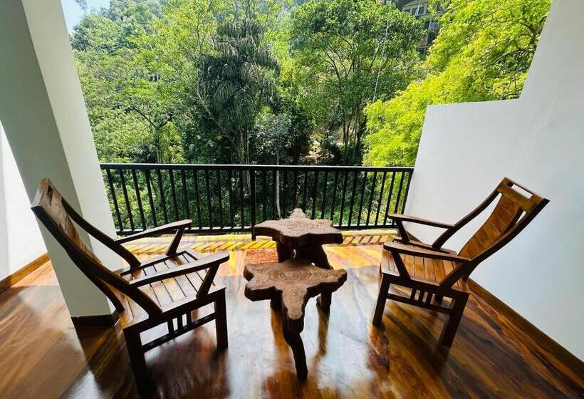 Номер Deluxe с Балконом, River Splendour Home Stay