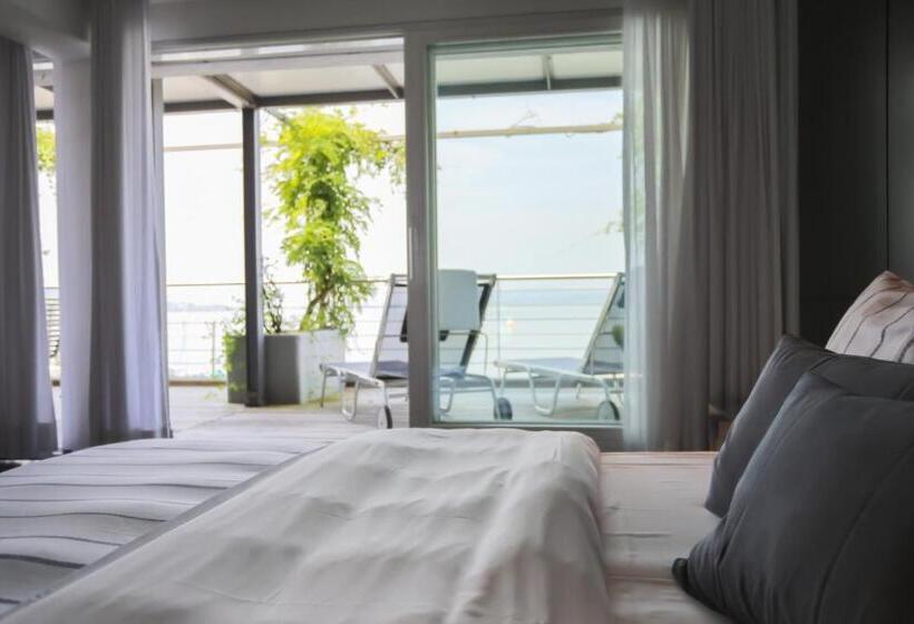 סוויטת ג'וניור, Marina Lachen