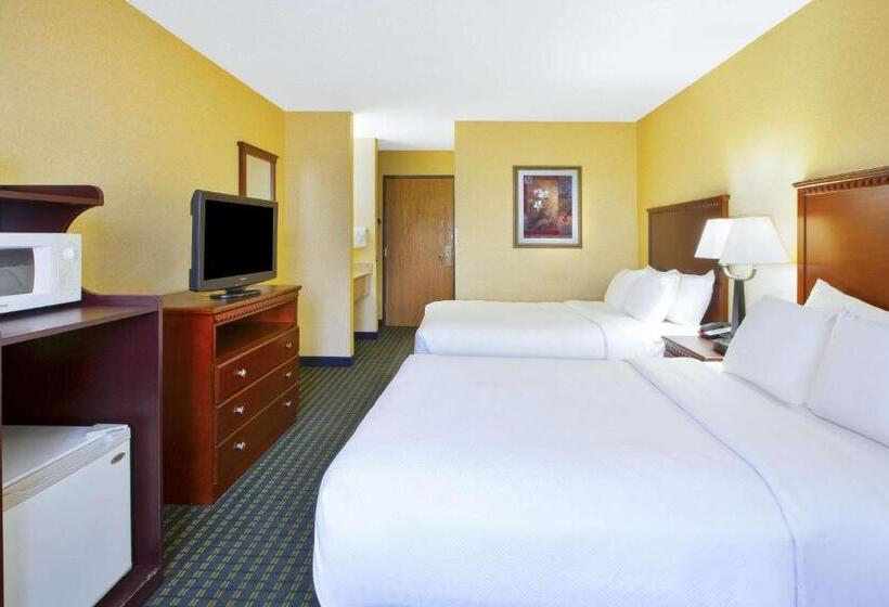 Номер Стандарт 2 Двуспальные Кровати, Quality Inn Marshall Near I69