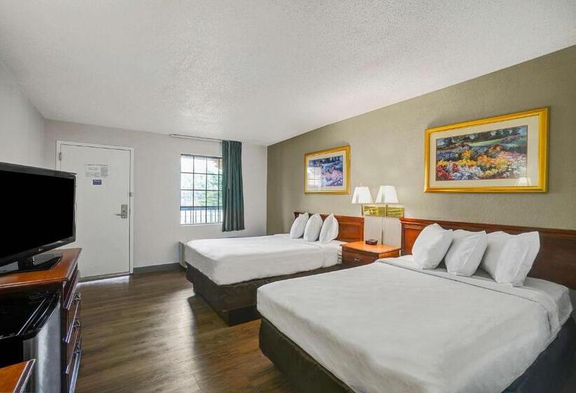 Четырехместный Номер Deluxe, Motel 6 Lester   Philadelphia Airport