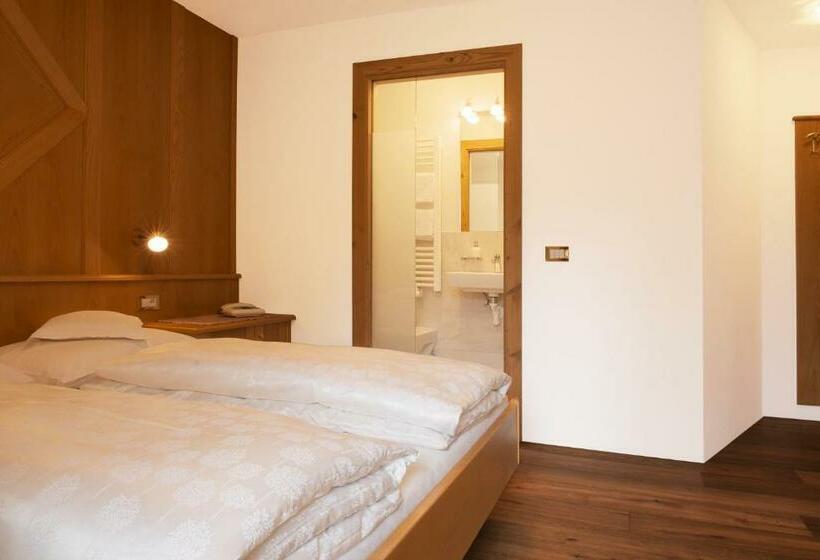 Classic room with balcony, Garni Hotel Geier