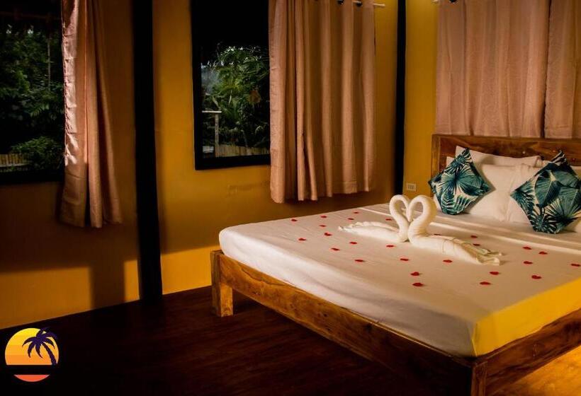 Люкс Кровать Кинг, Loboc Cool River Resort