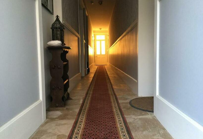Номер Стандарт, Presbytere
