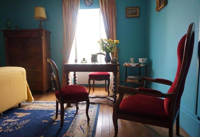 Апартаменты 2 Спальни, Presbytere