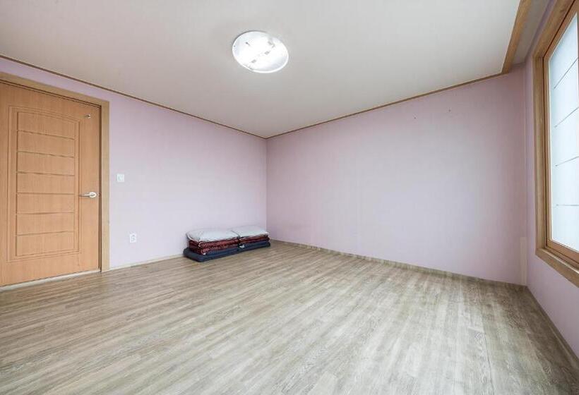Family Suite, Sasang J