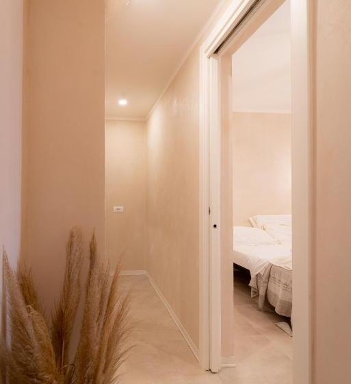 스탠다드 스튜디오, Morf Suites