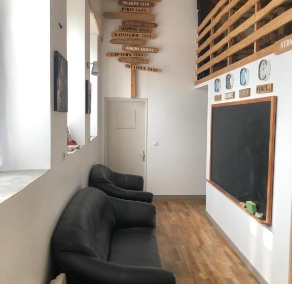 Апартаменты 2 Спальни, L école Buissonnière