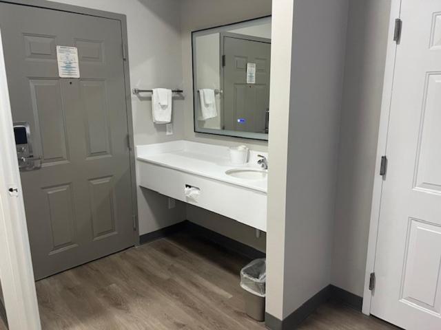חדר סטנדרט שתי מיטות זוגיות, Baymont By Wyndham Lakeland