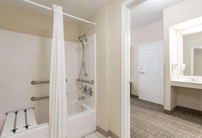 חדר סטנדרט עם מיטת קינג, Baymont By Wyndham Lakeland