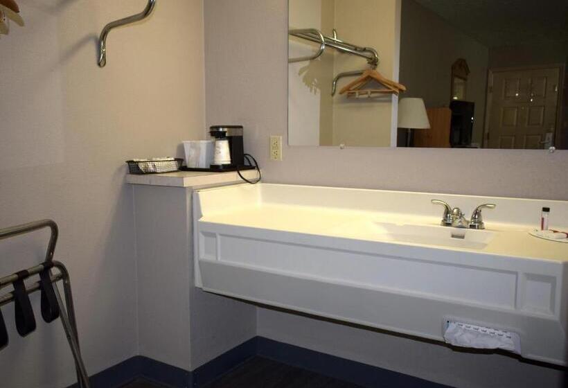 Стандартный Номер Кровать Кинг, Super 8 By Wyndham Fort Chiswell Wytheville Area