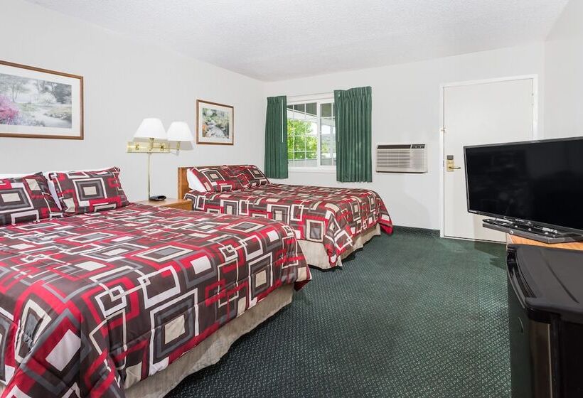 Номер Стандарт 2 Двуспальные Кровати, Travelodge By Wyndham Grants Pass