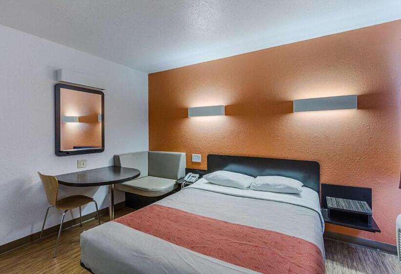 标准间, Motel 6 Oshkosh, Wi