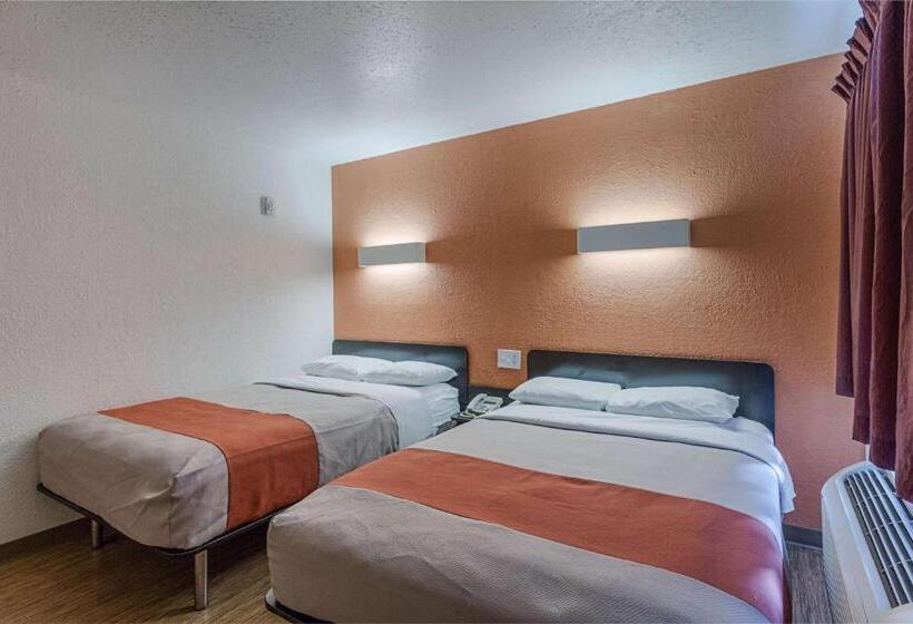 四人标准间, Motel 6 Oshkosh, Wi
