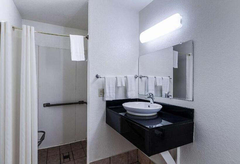 适合残疾人使用的标准间, Motel 6 Oshkosh, Wi