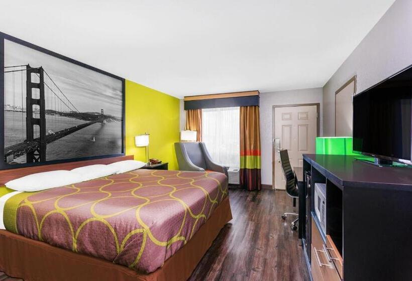 Люкс Deluxe Кровать Кинг, Super 8 By Wyndham Prattville Montgomery