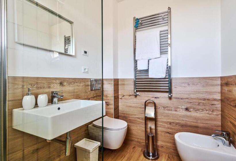 Четырехместный Номер Стандарт с Балконом, B&b Alusea