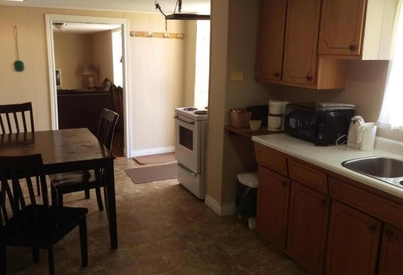 带3个卧室的公寓, Bay Lake Inn   Frontiersman Motel